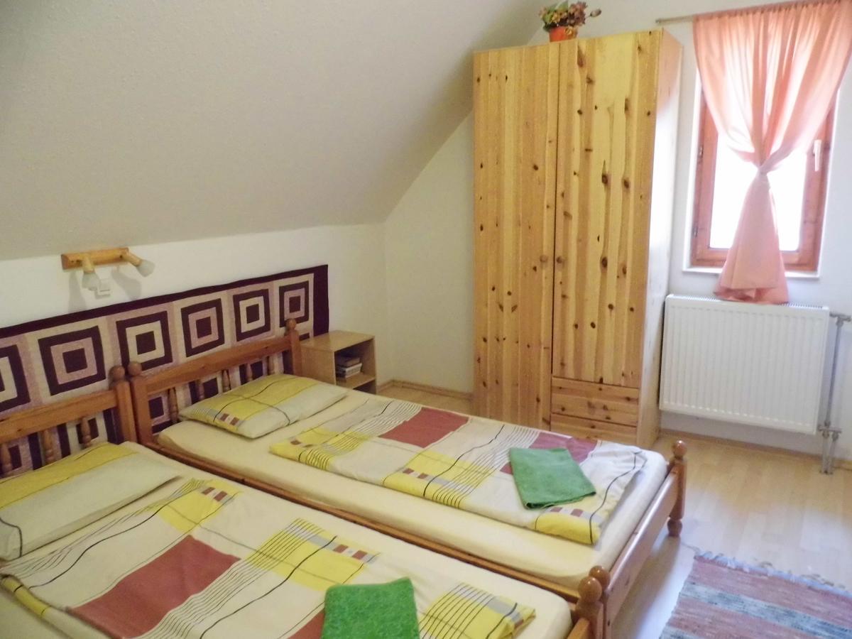 Bakonyi Apartmanhaz Eplény エクステリア 写真
